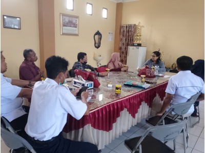GIAT GURU : PENDAMPINGAN IKM OLEH PROF. MERRY
