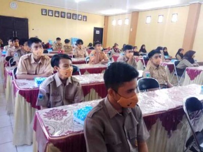 GIAT PRAMUKA : PENERIMAAN TAMU AMBALAN SMA NEGERI 4 PALU