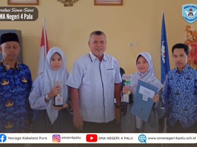 Mutiara (Kelas XII D) Juara 1 dan Syakila Prabitma (Kelas X A) Juara 3 Cabang MTQ Putri